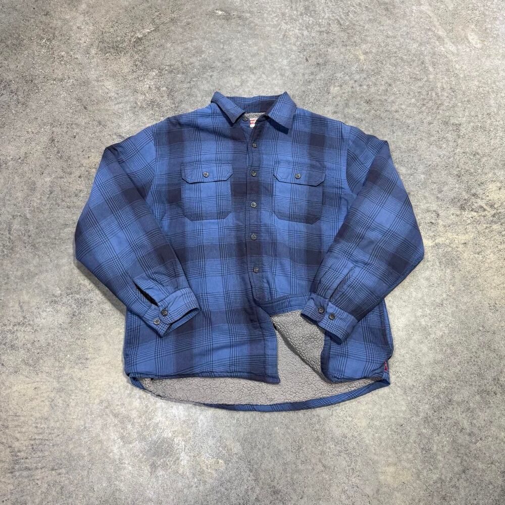 Wrangler Men's Blue and Navy‎ Shirt
